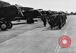 Standbild West Point Kadetten Flug Einarbeitung bei Mitchel Feld Hempstead New York USA, 1937, aus Sekunde 51 historischem Filmmaterial Videoclip 65675073087