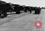 Standbild West Point Kadetten Flug Einarbeitung bei Mitchel Feld Hempstead New York USA, 1937, aus Sekunde 57 historischem Filmmaterial Videoclip 65675073087