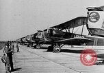 Standbild West Point Kadetten Flug Einarbeitung bei Mitchel Feld Hempstead New York USA, 1937, aus Sekunde 60 historischem Filmmaterial Videoclip 65675073087