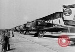Standbild West Point Kadetten Flug Einarbeitung bei Mitchel Feld Hempstead New York USA, 1937, aus Sekunde 61 historischem Filmmaterial Videoclip 65675073087