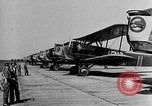 Standbild West Point Kadetten Flug Einarbeitung bei Mitchel Feld Hempstead New York USA, 1937, aus Sekunde 62 historischem Filmmaterial Videoclip 65675073087