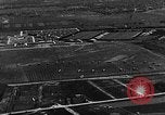 Standbild B-6A Bomber und O-1D Ausübung Ebenen bei Mitchel Feld Hempstead New York USA, 1937, aus Sekunde 1 historischem Filmmaterial Videoclip 65675073088