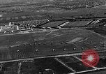 Standbild B-6A Bomber und O-1D Ausübung Ebenen bei Mitchel Feld Hempstead New York USA, 1937, aus Sekunde 5 historischem Filmmaterial Videoclip 65675073088
