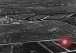 Standbild B-6A Bomber und O-1D Ausübung Ebenen bei Mitchel Feld Hempstead New York USA, 1937, aus Sekunde 6 historischem Filmmaterial Videoclip 65675073088