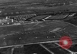 Standbild B-6A Bomber und O-1D Ausübung Ebenen bei Mitchel Feld Hempstead New York USA, 1937, aus Sekunde 7 historischem Filmmaterial Videoclip 65675073088