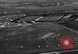 Standbild B-6A Bomber und O-1D Ausübung Ebenen bei Mitchel Feld Hempstead New York USA, 1937, aus Sekunde 15 historischem Filmmaterial Videoclip 65675073088