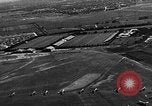 Standbild B-6A Bomber und O-1D Ausübung Ebenen bei Mitchel Feld Hempstead New York USA, 1937, aus Sekunde 20 historischem Filmmaterial Videoclip 65675073088