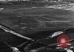 Standbild B-6A Bomber und O-1D Ausübung Ebenen bei Mitchel Feld Hempstead New York USA, 1937, aus Sekunde 24 historischem Filmmaterial Videoclip 65675073088