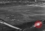 Standbild B-6A Bomber und O-1D Ausübung Ebenen bei Mitchel Feld Hempstead New York USA, 1937, aus Sekunde 27 historischem Filmmaterial Videoclip 65675073088