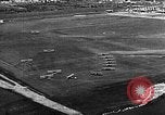 Standbild B-6A Bomber und O-1D Ausübung Ebenen bei Mitchel Feld Hempstead New York USA, 1937, aus Sekunde 29 historischem Filmmaterial Videoclip 65675073088