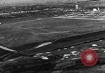 Standbild B-6A Bomber und O-1D Ausübung Ebenen bei Mitchel Feld Hempstead New York USA, 1937, aus Sekunde 36 historischem Filmmaterial Videoclip 65675073088