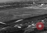 Standbild B-6A Bomber und O-1D Ausübung Ebenen bei Mitchel Feld Hempstead New York USA, 1937, aus Sekunde 37 historischem Filmmaterial Videoclip 65675073088
