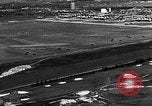 Standbild B-6A Bomber und O-1D Ausübung Ebenen bei Mitchel Feld Hempstead New York USA, 1937, aus Sekunde 44 historischem Filmmaterial Videoclip 65675073088