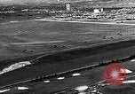 Standbild B-6A Bomber und O-1D Ausübung Ebenen bei Mitchel Feld Hempstead New York USA, 1937, aus Sekunde 45 historischem Filmmaterial Videoclip 65675073088