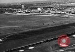 Standbild B-6A Bomber und O-1D Ausübung Ebenen bei Mitchel Feld Hempstead New York USA, 1937, aus Sekunde 47 historischem Filmmaterial Videoclip 65675073088
