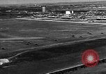 Standbild B-6A Bomber und O-1D Ausübung Ebenen bei Mitchel Feld Hempstead New York USA, 1937, aus Sekunde 49 historischem Filmmaterial Videoclip 65675073088