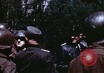 Standbild deutsche Soldaten Deutschland, 1945, aus Sekunde 52 historischem Filmmaterial Videoclip 65675073092