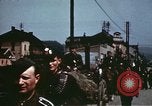 Standbild deutsche Truppen kehren heim am Ende der Zweiten Weltkrieg Deutschland, 1945, aus Sekunde 59 historischem Filmmaterial Videoclip 65675073095