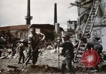 Image Des soldats allemands prisonniers creusent Schweinfurt Allemagne, 1945, de la seconde 18 séquences d'archives historiques vidéo 65675073096