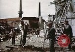 Image Des soldats allemands prisonniers creusent Schweinfurt Allemagne, 1945, de la seconde 22 séquences d'archives historiques vidéo 65675073096