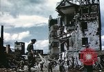 Image Des soldats allemands prisonniers creusent Schweinfurt Allemagne, 1945, de la seconde 37 séquences d'archives historiques vidéo 65675073096