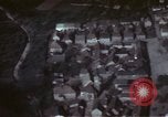 Immagine di Pistola le riprese della telecamera attacco alleato sulla città tedesca Germania, 1945, secondo 8 filmato di repertorio 65675073118