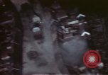 Immagine di Pistola le riprese della telecamera attacco alleato sulla città tedesca Germania, 1945, secondo 20 filmato di repertorio 65675073118