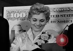 Immagine di Judy Holliday Washington DC USA, 1954, secondo 9 filmato di repertorio 65675073122