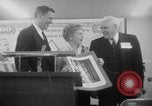 Immagine di Judy Holliday Washington DC USA, 1954, secondo 25 filmato di repertorio 65675073122