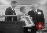 Immagine di Judy Holliday Washington DC USA, 1954, secondo 26 filmato di repertorio 65675073122