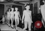 Immagine di Junior Miss America contest New York United States USA, 1954, secondo 9 filmato di repertorio 65675073123