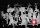 Immagine di Nuova mostra apre al Lido Parigi Francia, 1957, secondo 26 filmato di repertorio 65675073134