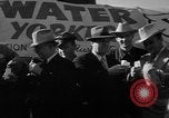 Immagine di Acqua di cisterna di salvataggio Austin Texas USA, 1949, secondo 56 filmato di repertorio 65675073136