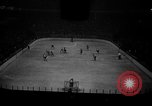 Standbild Eishockeymatch New York United States USA, 1949, aus Sekunde 7 historischem Filmmaterial Videoclip 65675073141