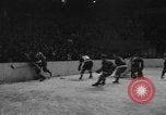 Standbild Eishockeymatch New York United States USA, 1949, aus Sekunde 11 historischem Filmmaterial Videoclip 65675073141