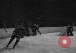 Standbild Eishockeymatch New York United States USA, 1949, aus Sekunde 12 historischem Filmmaterial Videoclip 65675073141