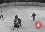 Standbild Eishockeymatch New York United States USA, 1949, aus Sekunde 35 historischem Filmmaterial Videoclip 65675073141