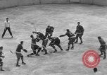 Standbild Eishockeymatch New York United States USA, 1949, aus Sekunde 36 historischem Filmmaterial Videoclip 65675073141