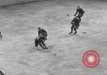 Standbild Eishockeymatch New York United States USA, 1949, aus Sekunde 41 historischem Filmmaterial Videoclip 65675073141