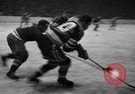 Standbild Eishockeymatch New York United States USA, 1949, aus Sekunde 53 historischem Filmmaterial Videoclip 65675073141
