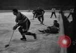 Standbild Eishockeymatch New York United States USA, 1949, aus Sekunde 55 historischem Filmmaterial Videoclip 65675073141