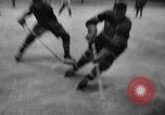 Standbild Eishockeymatch New York United States USA, 1949, aus Sekunde 56 historischem Filmmaterial Videoclip 65675073141