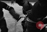 Standbild Eishockeymatch New York United States USA, 1949, aus Sekunde 59 historischem Filmmaterial Videoclip 65675073141
