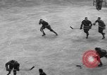 Standbild Eishockeymatch New York United States USA, 1949, aus Sekunde 62 historischem Filmmaterial Videoclip 65675073141