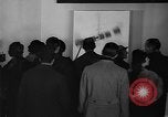 Standbild Malerei Ausstellung New York United States USA, 1936, aus Sekunde 16 historischem Filmmaterial Videoclip 65675073144