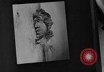 Standbild Malerei Ausstellung New York United States USA, 1936, aus Sekunde 33 historischem Filmmaterial Videoclip 65675073144