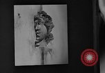 Standbild Malerei Ausstellung New York United States USA, 1936, aus Sekunde 34 historischem Filmmaterial Videoclip 65675073144
