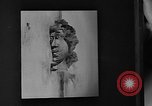 Standbild Malerei Ausstellung New York United States USA, 1936, aus Sekunde 35 historischem Filmmaterial Videoclip 65675073144