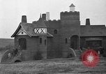Standbild Kinder in der Werkstatt Santa Claus Indiana USA, 1936, aus Sekunde 45 historischem Filmmaterial Videoclip 65675073146