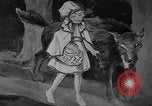 Standbild Kinder in der Werkstatt Santa Claus Indiana USA, 1936, aus Sekunde 47 historischem Filmmaterial Videoclip 65675073146